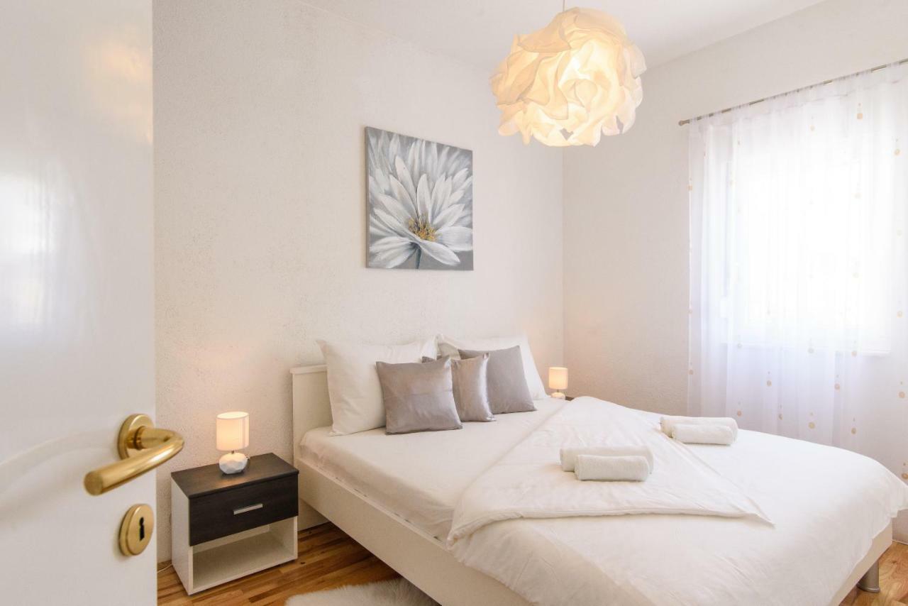 Apartmani Ville Vengo Trogir Exterior photo
